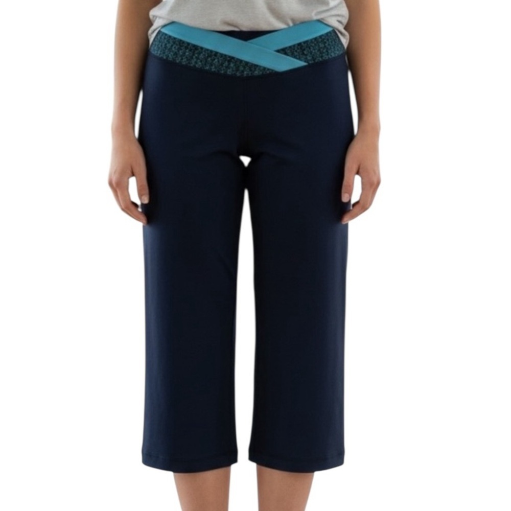 Lululemon Wide Leg Cropped Activewear Pants